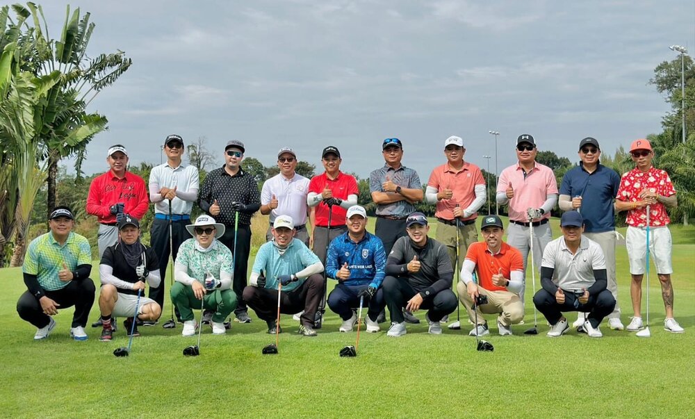 Golf & Gains community on the course